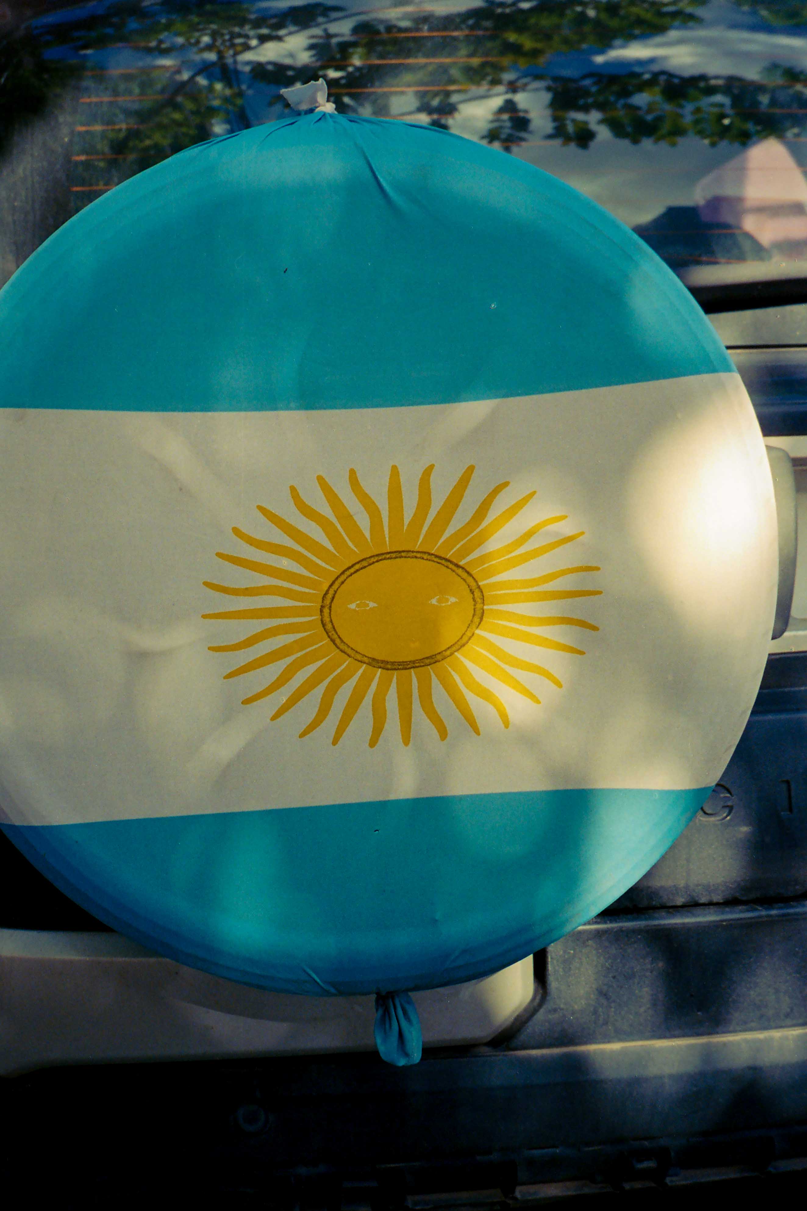 Rueda de auxilio con bandera Argentina