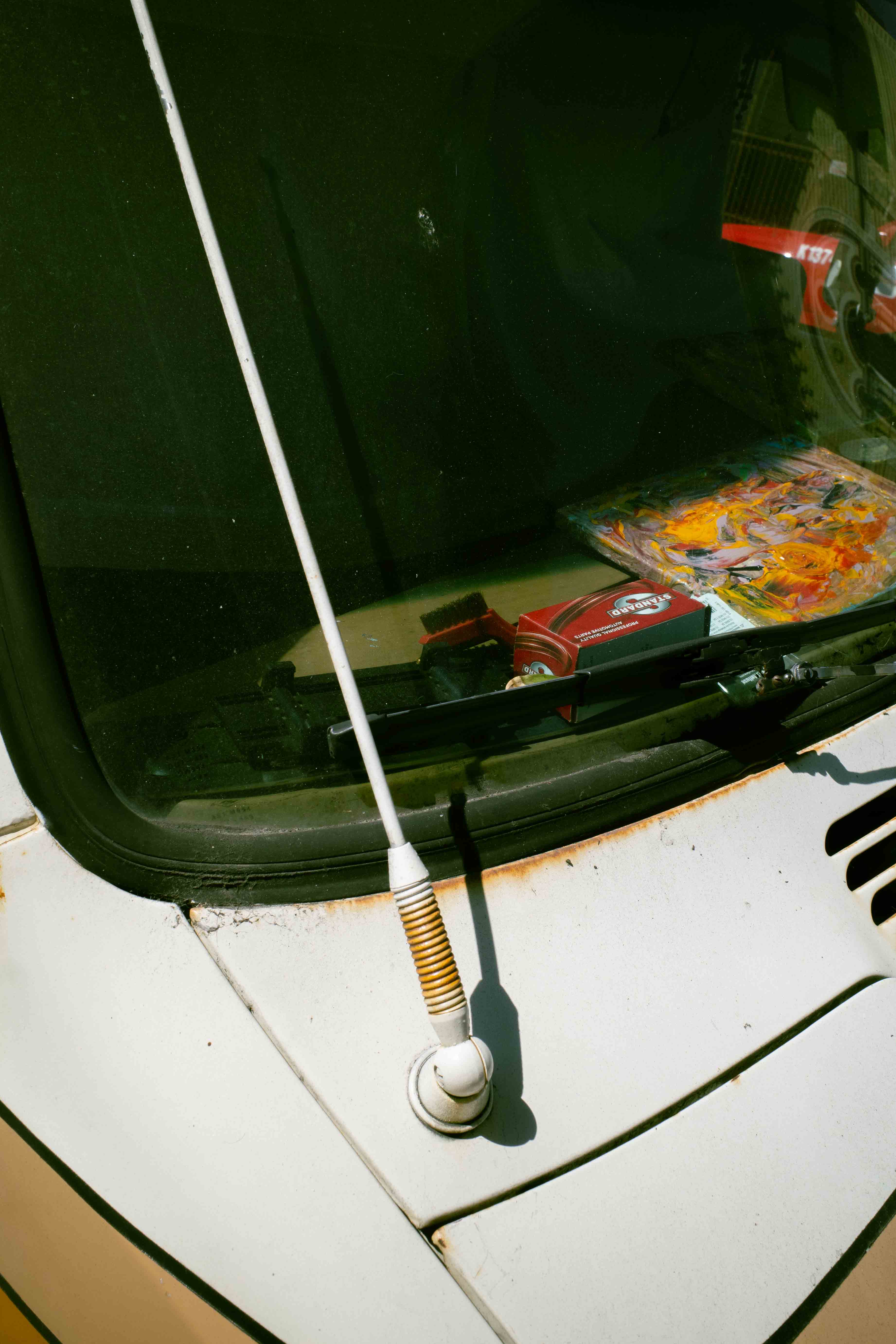 Pintura dentro de auto